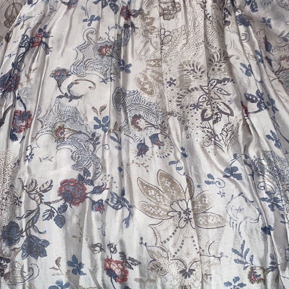 Carina Ricci  Silk blend  floral  Blouse made in Italy size Small - Picture 4 of 8